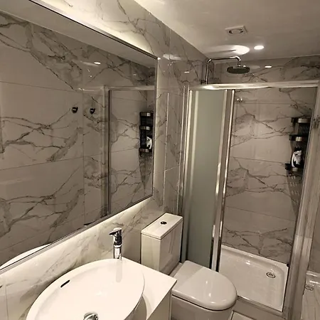 The Suave - Centre Luxury Lejlighed *